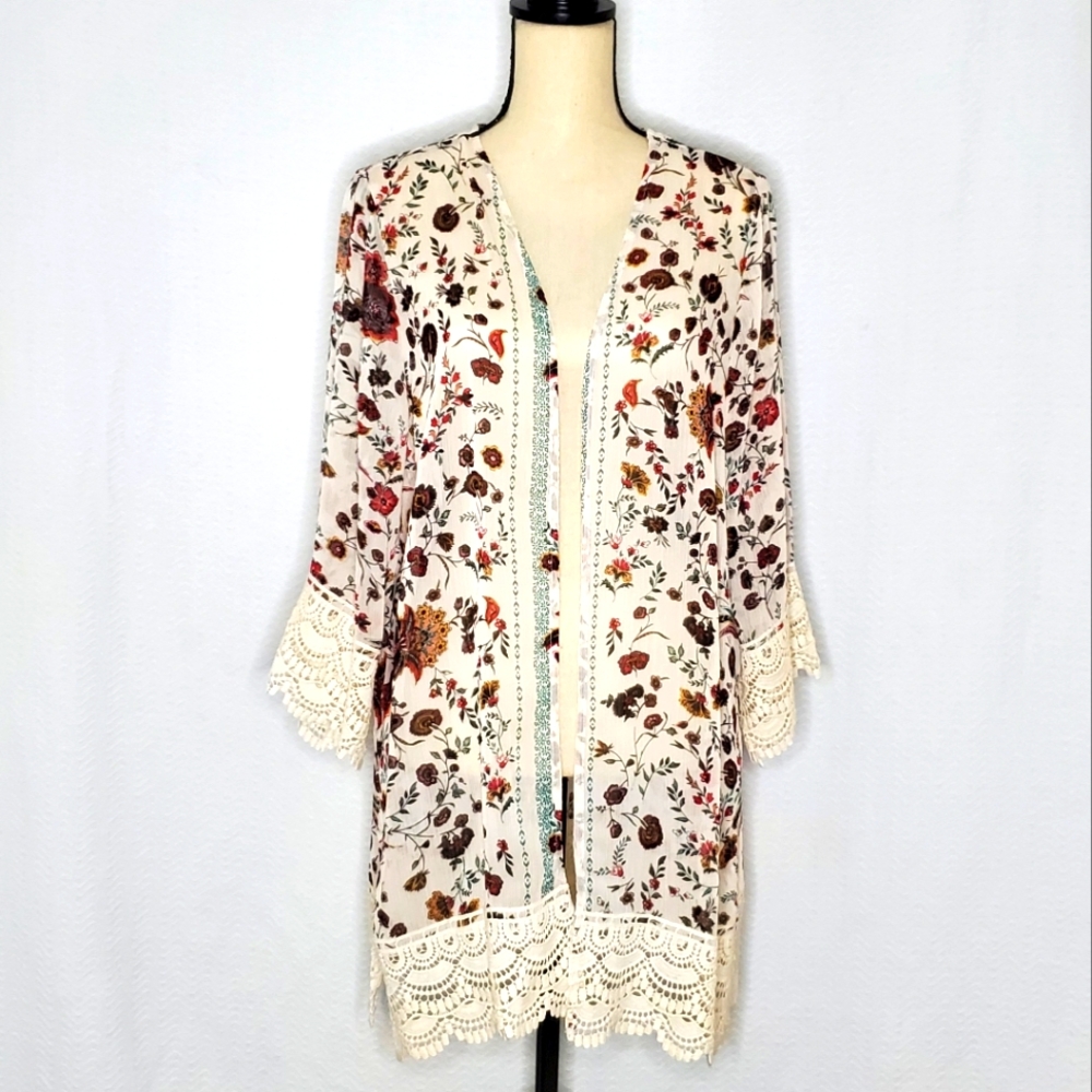 NWT MASON & BELLE Violets & Roses Laria Crochet Trim Kimono Style Woven top